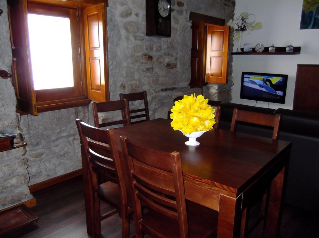 Casa Do Pelourinho Villa Rebordainhos Екстериор снимка